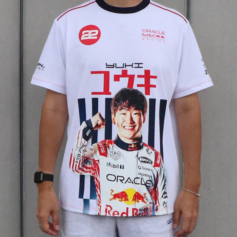 角田裕毅　サイン入りTシャツ F1日本GPを前に角田裕毅コラボグッズが登場。ファン目線で作られ