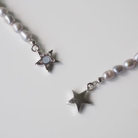 gray pearl necklace (silver/gold)