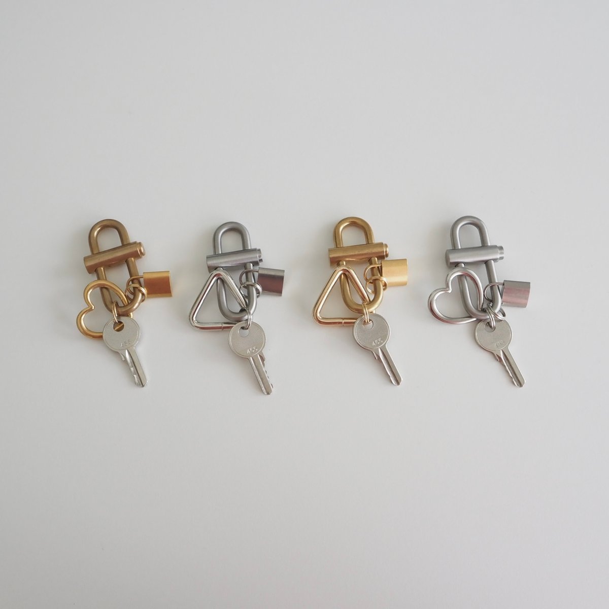 トライアングル キーリング ・早い者勝ち！！ fit=scale-down,w=1200