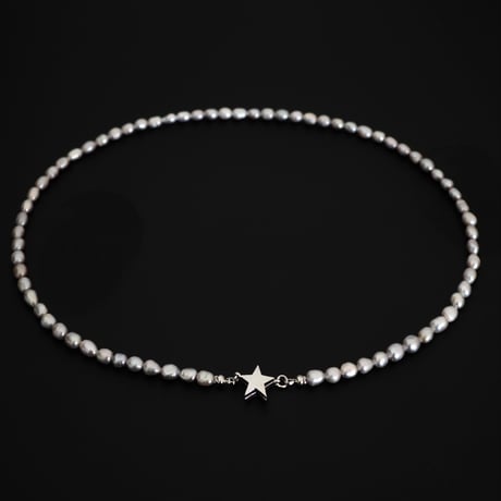 gray pearl necklace (silver/gold)