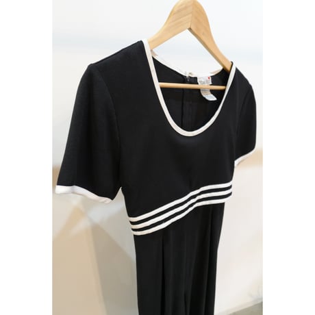 80s' black all in one