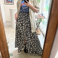 Center slit flower skirt