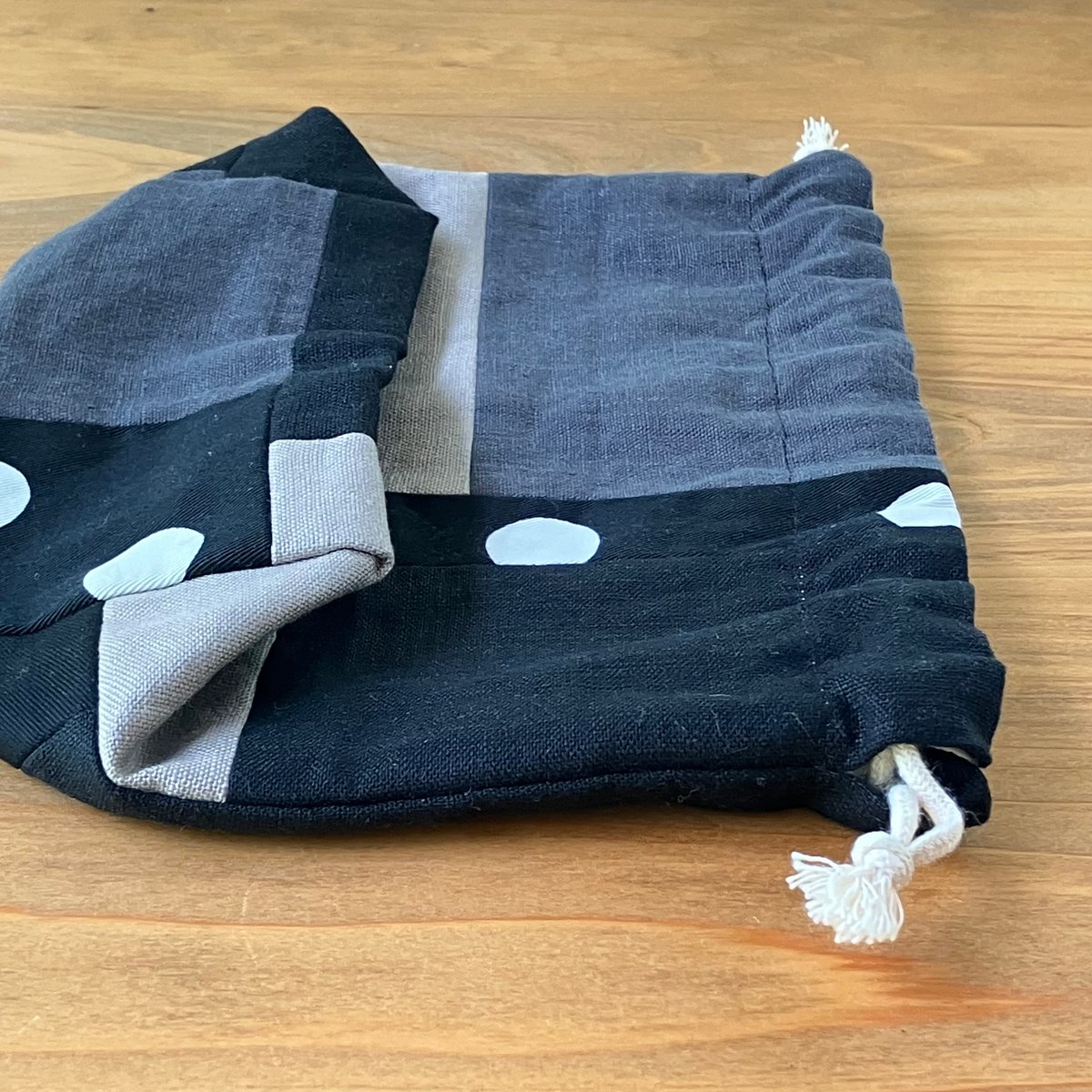 パッチワークのお弁当袋① 黒×グレー | kiki craft