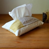 リネンのパッチワークティッシュカバー｜ナチュラルカラーにイエロー｜箱なしティッシュ対応