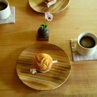 毎日のおやつ時間にも。クスノキの焼き目プレート 20cm(ガラスコーティング)【v2081】