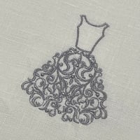 刺繍生地 ドレス　生地オフホワイト／刺繍モーヴグレー