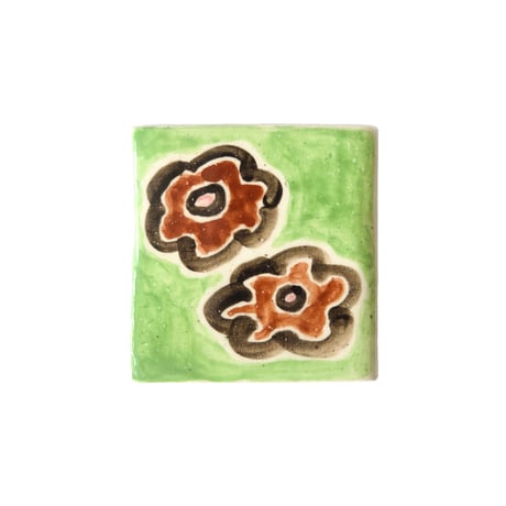 草原に咲く茶色の花タイル | Boris Pottery