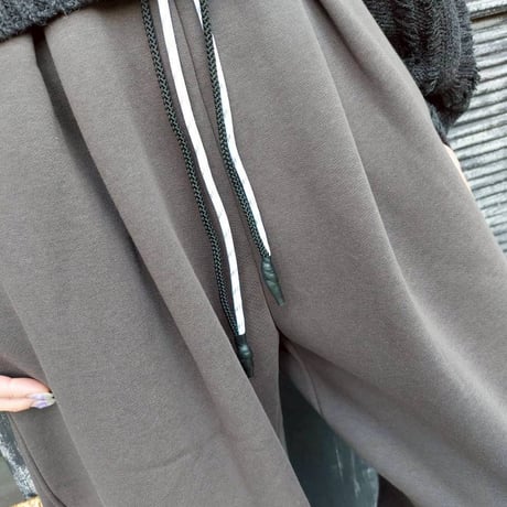 MIDVAIN 裏起毛カーブデザインスウェットパンツ