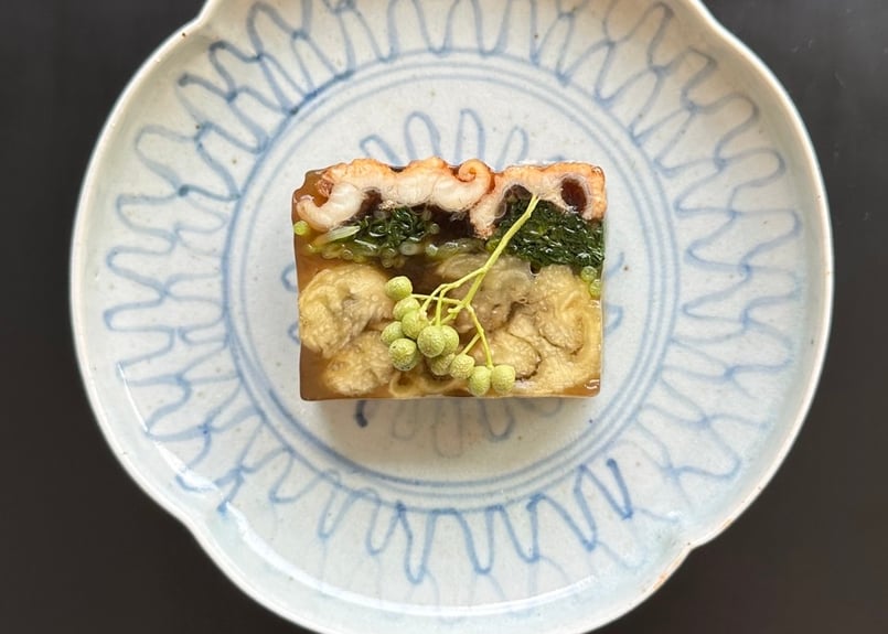 岡晋吾 色絵網目文5寸輪花皿 | 麻乃屋【Gallery SAN】