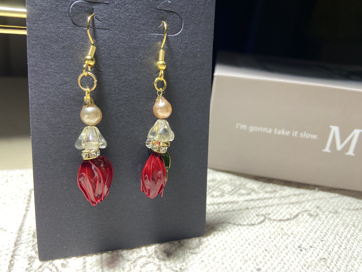 ハンドメイド】 ピアス チューリップ(ディップフラワー