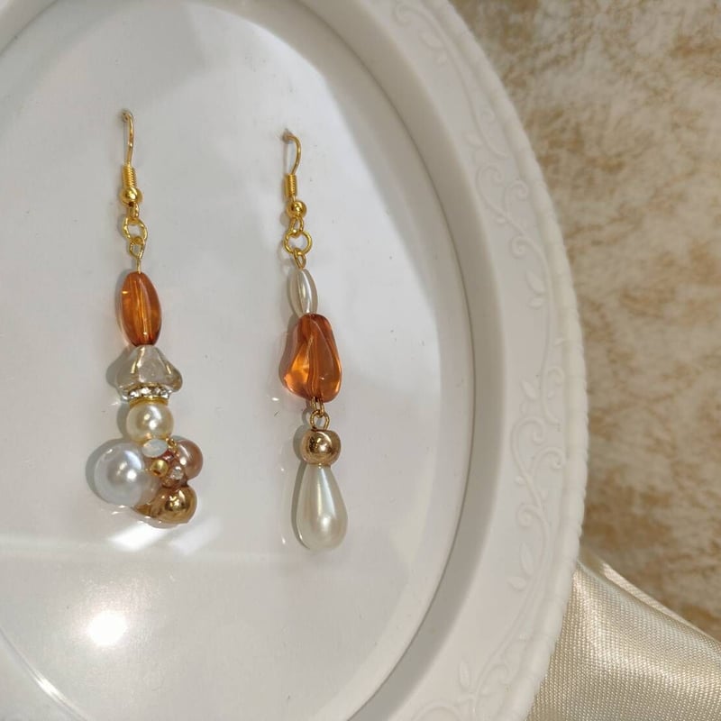 ハンドメイド】 オリジナルビーズピアス チェコビーズ ブラウンカラー