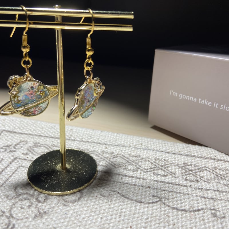 ハンドメイド】レジンピアス 宇宙・惑星 フックピアス | hs-Store