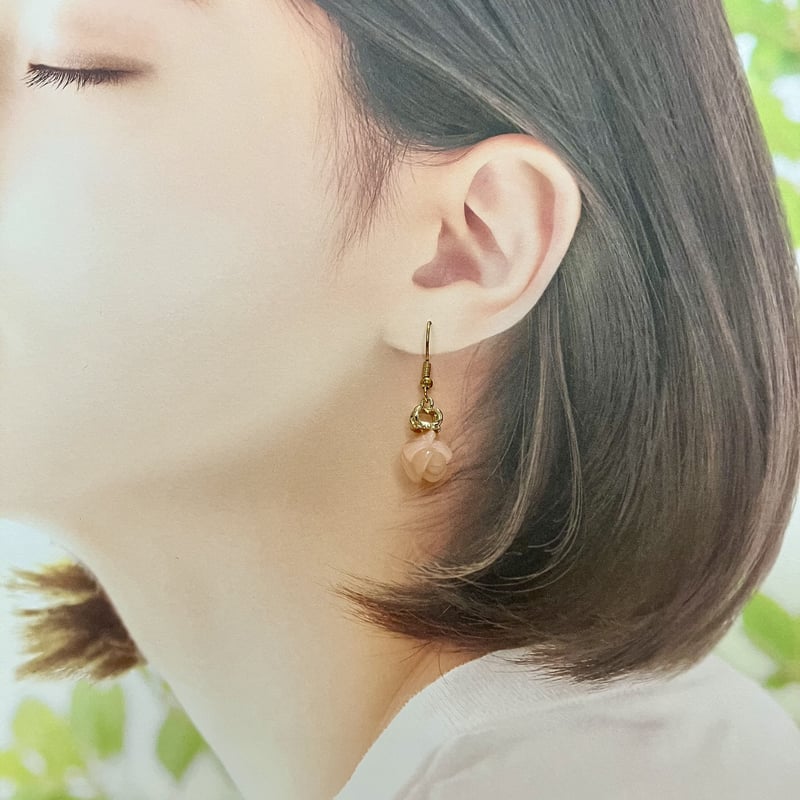 天然石　ローズクォーツ　薔薇のピアス　作家さんのハンドメイド作品 8.天然石 ローズクォーツ ピンク水晶 薔薇 ゴールド フック