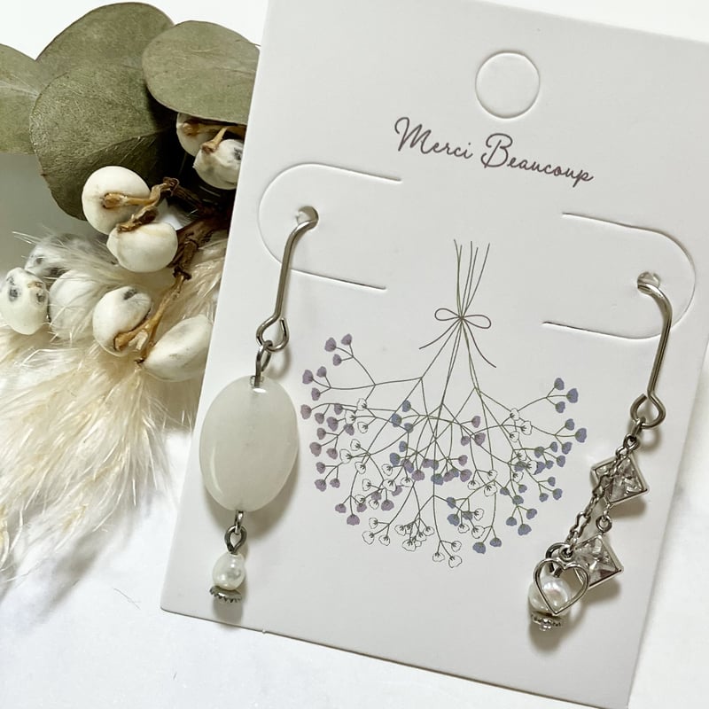 15.アシメデザイン 淡水パール ホワイト×シルバー フックピアス