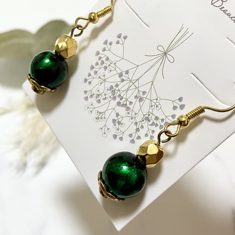 3.ホタルガラス風 グリーン×ゴールド フックピアス ハンドメイド