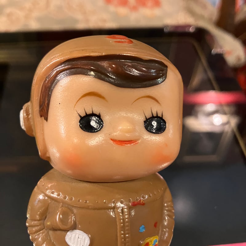 当時物 滋賀銀行 しがちゃん ソフビ貯金箱　宇宙服 昭和レトロ しがちゃん人形 貯金箱 滋賀銀行 ソフビ | アンティーク家具と喫茶