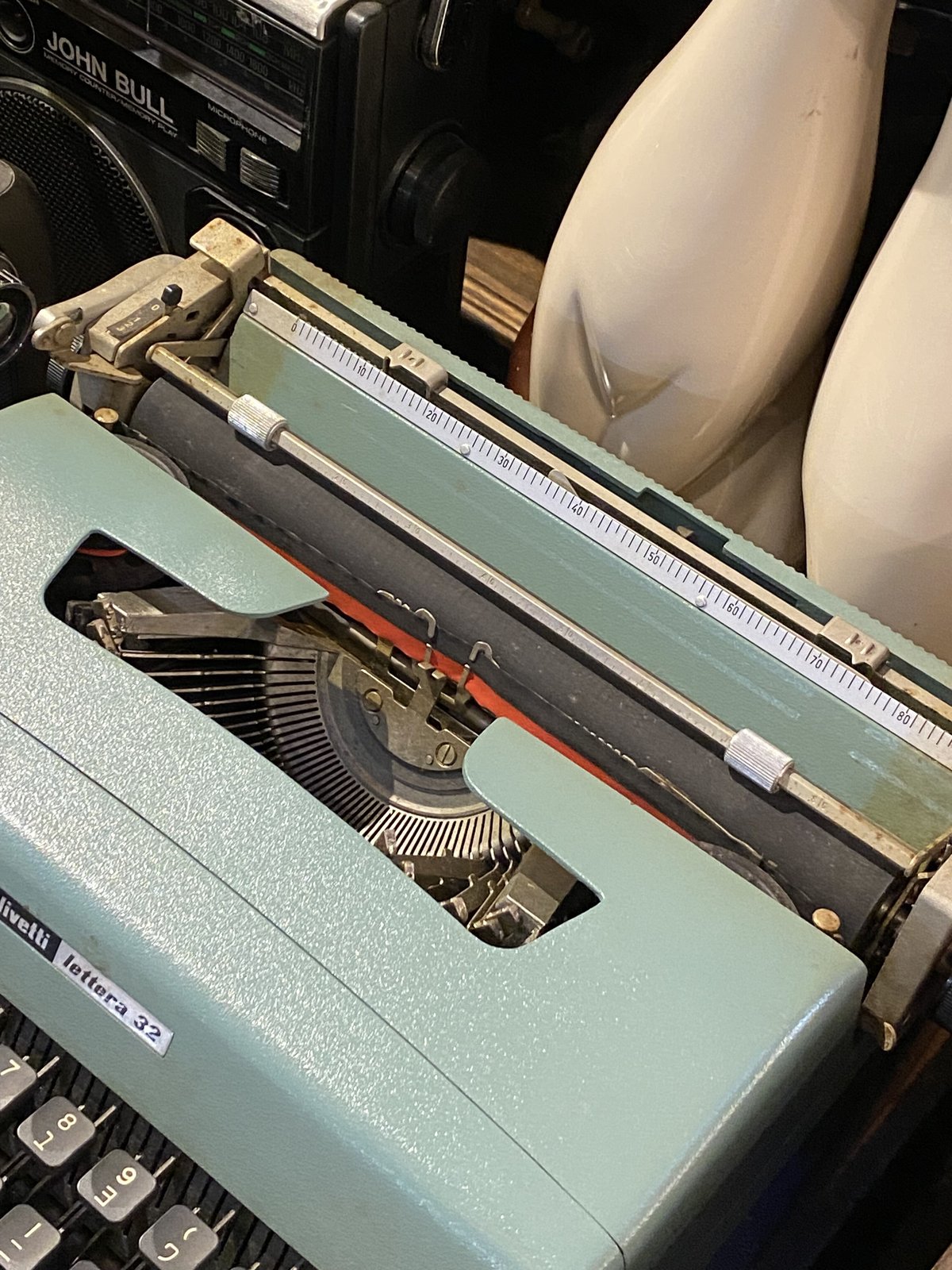 パソコン、ワープロ!いや、タイプライターでしょ!olivetti パソコン、ワープロ!いや、タイプライターでしょ!olivetti