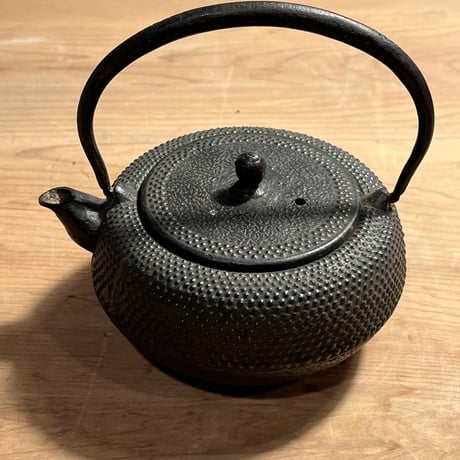 南部鉄器の小振りな鉄瓶