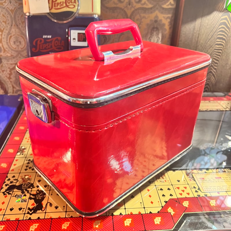 昭和レトロ　赤いコスメ収納ボックス　トレー・カギ付き　かわいい♪ 昭和レトロ 赤いメイクボックス | アンティーク家具と喫茶キャバレーの