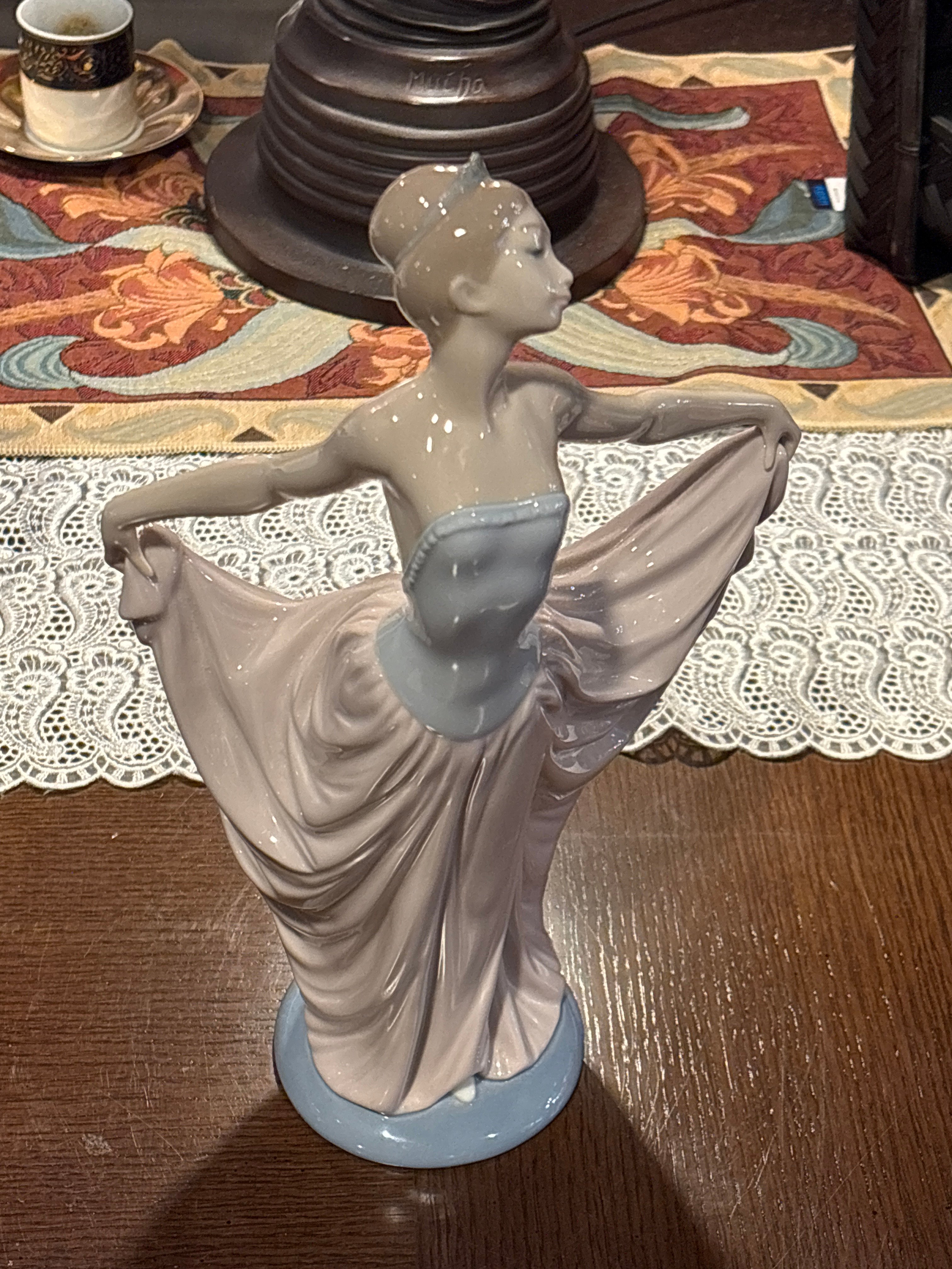 LLADRO(リヤドロ) 踊る少女 陶器人形 ※箱付き | アンティーク家具と