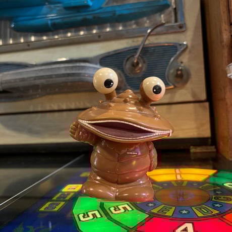 M1号　非売品　蓄光　カネゴン貯金箱 カネゴン | STORES