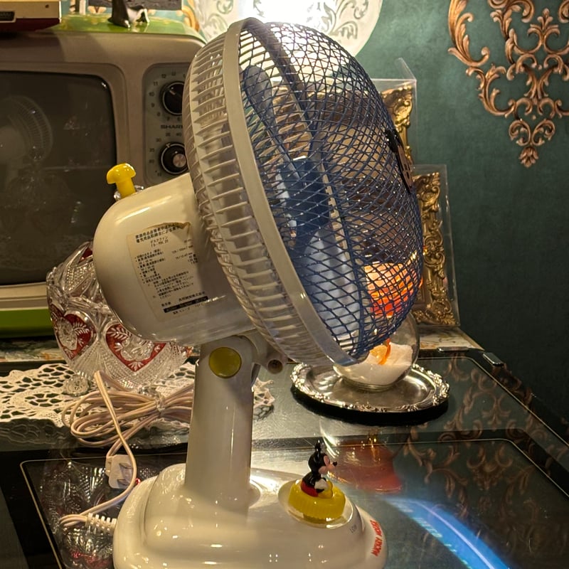 ディズニー かわいいミッキーの扇風機 ホワイト 風量2段切り替え 箱