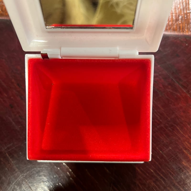昭和レトロ オルゴール付き小さな宝石箱 | アンティーク家具と喫茶