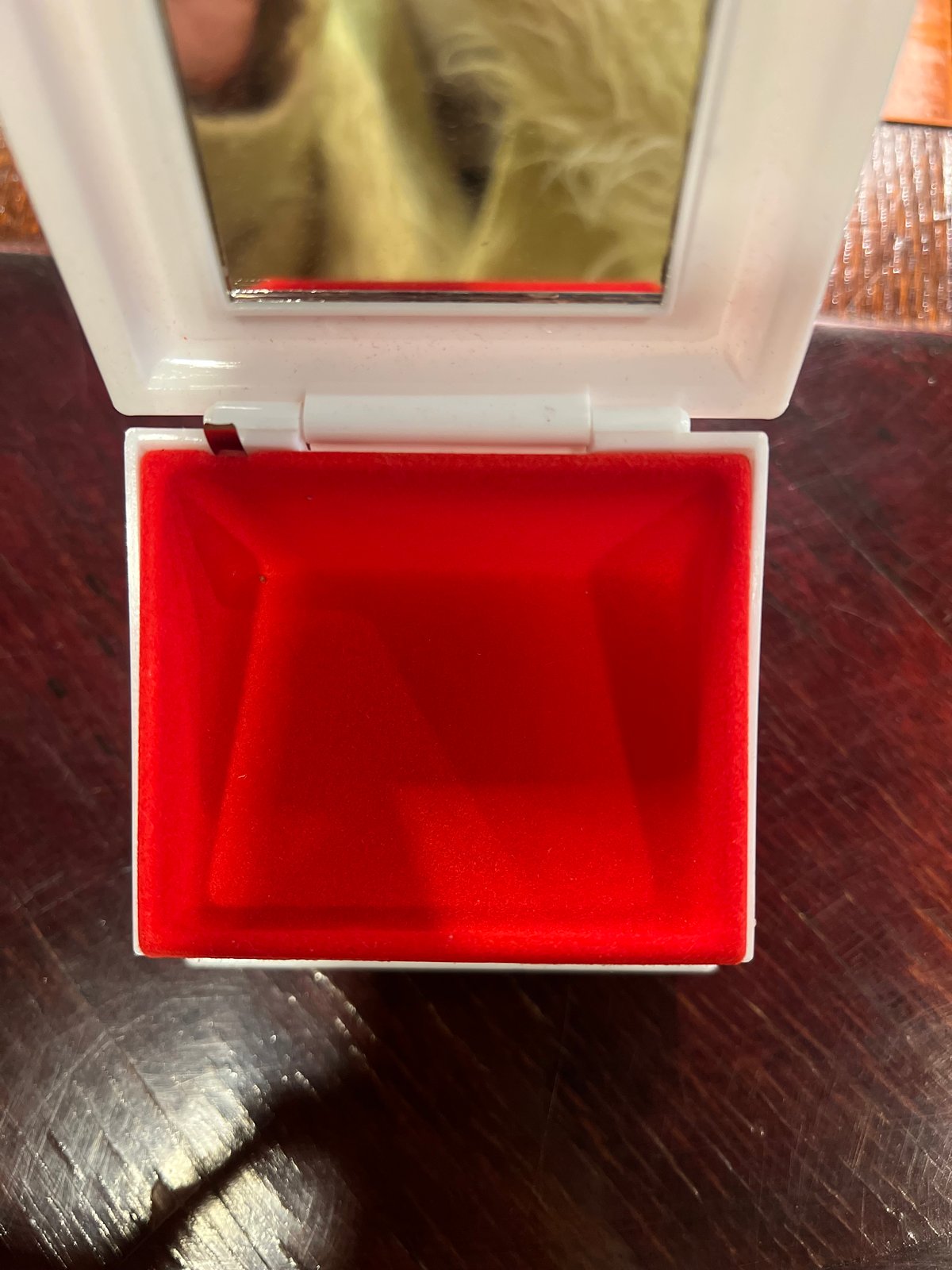 昭和レトロ オルゴール付き小さな宝石箱 | アンティーク家具と喫茶