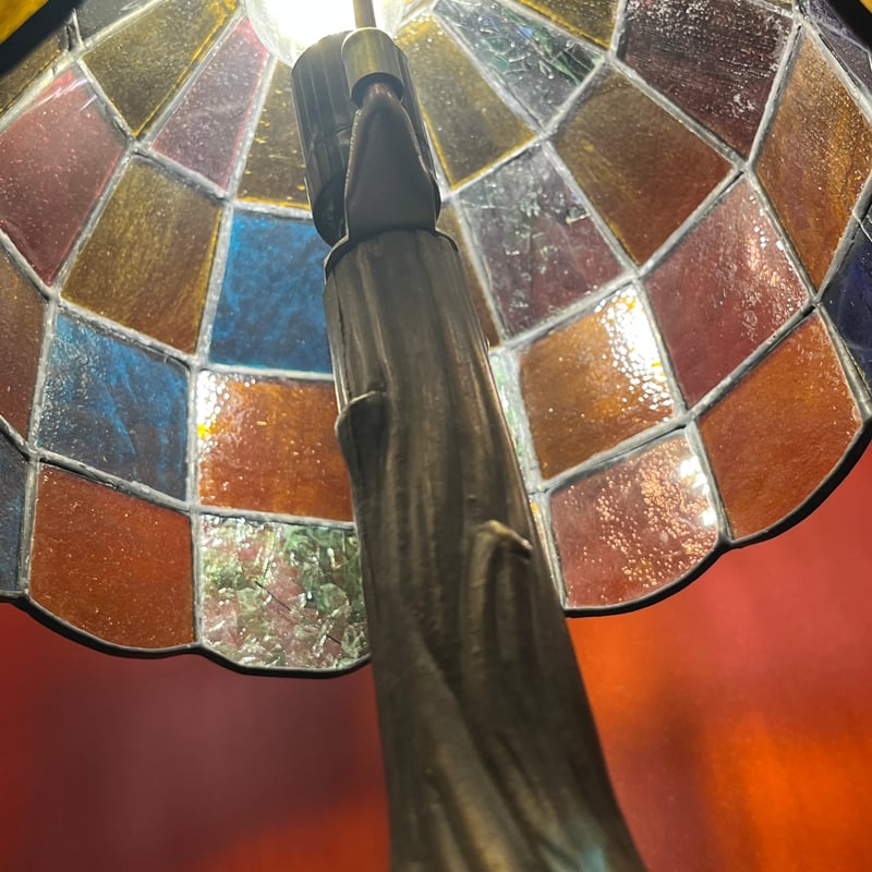 ステンドグラス カラーガラスが綺麗に反射する！ | アンティーク家具と