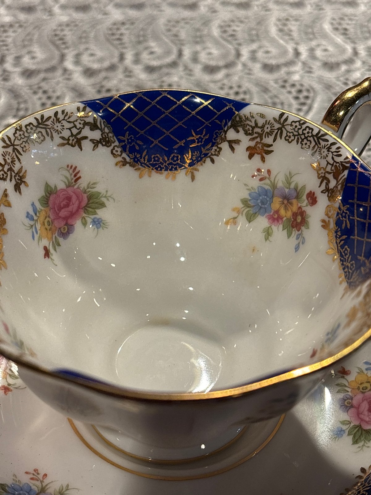 希少ロイヤルアルバート　カップ&ソーサー　ペアセット　イザベラ&キャサリン　エンプレスシリーズ ロイヤルアルバート Royal Albert 1983年 エンプレスシリーズ イザベラ