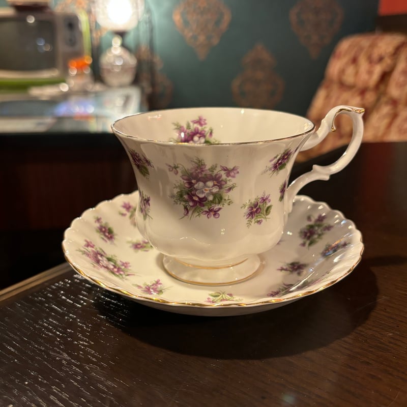 ROYAL ALBERT Sweet Violet ロイヤルアルバート カップ&ソーサー ROYAL ALBERT Sweet Violet ロイヤルアルバート カップ&ソーサー