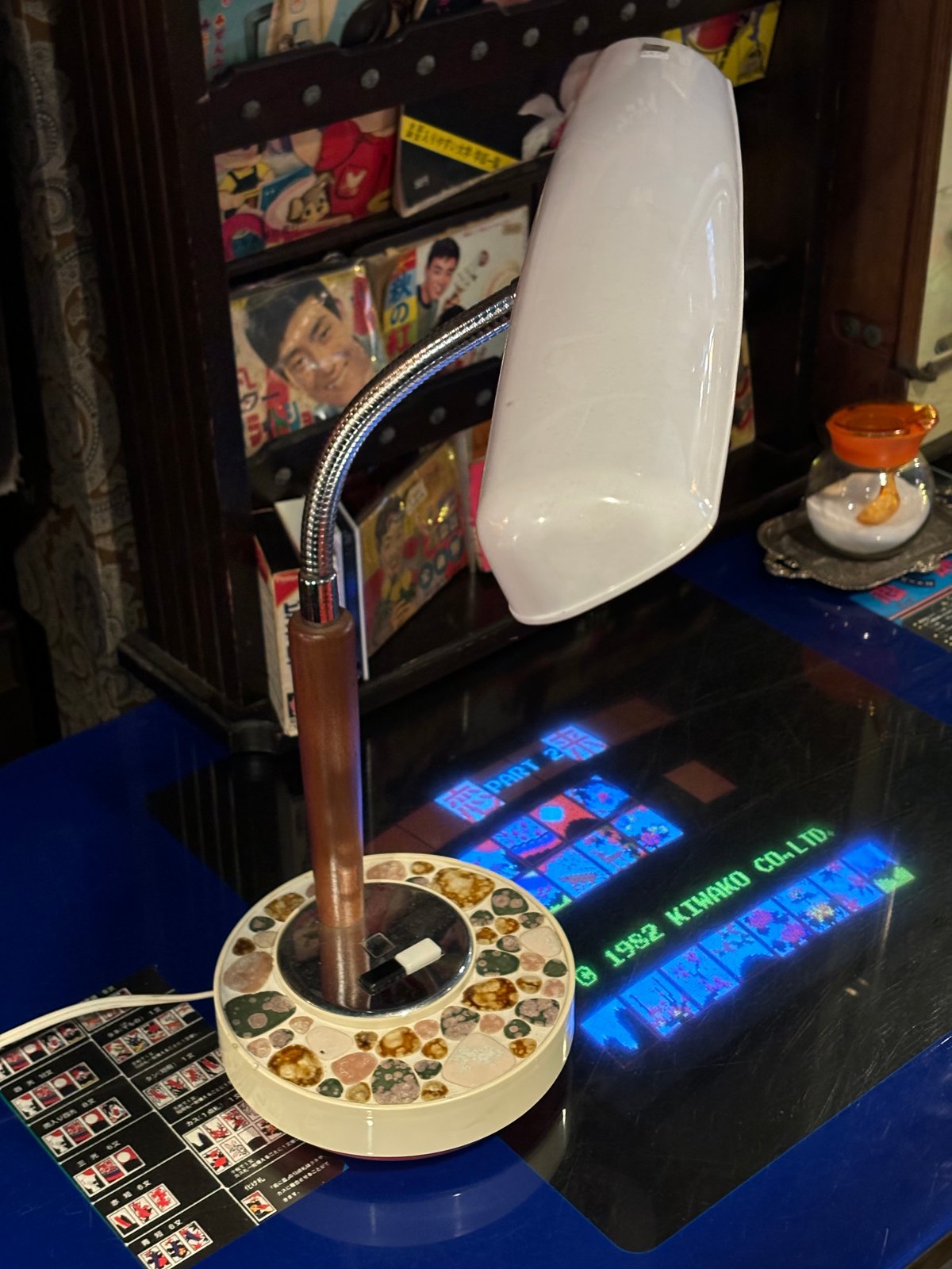 ナショナル 蛍光灯スタンド 昭和レトロ | アンティーク家具と ナショナル 蛍光灯スタンド 昭和レトロ | アンティーク家具と