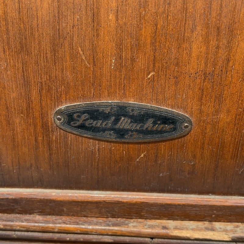 LEAD TRADE MARK アンティーク 手回しミシン | アンティーク家具と喫茶