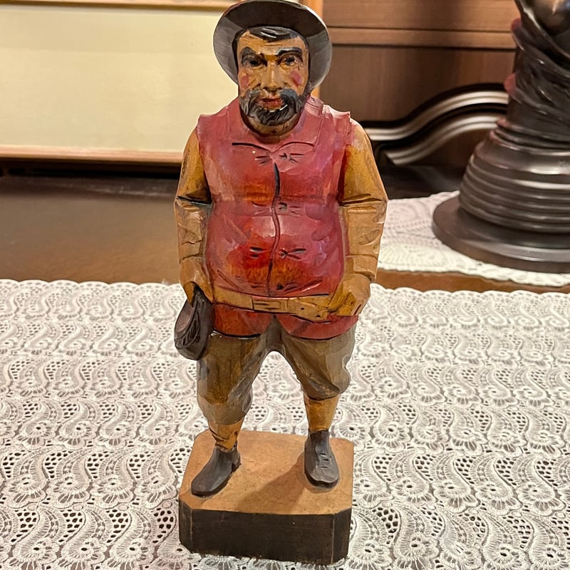 木彫りの人形レトロ