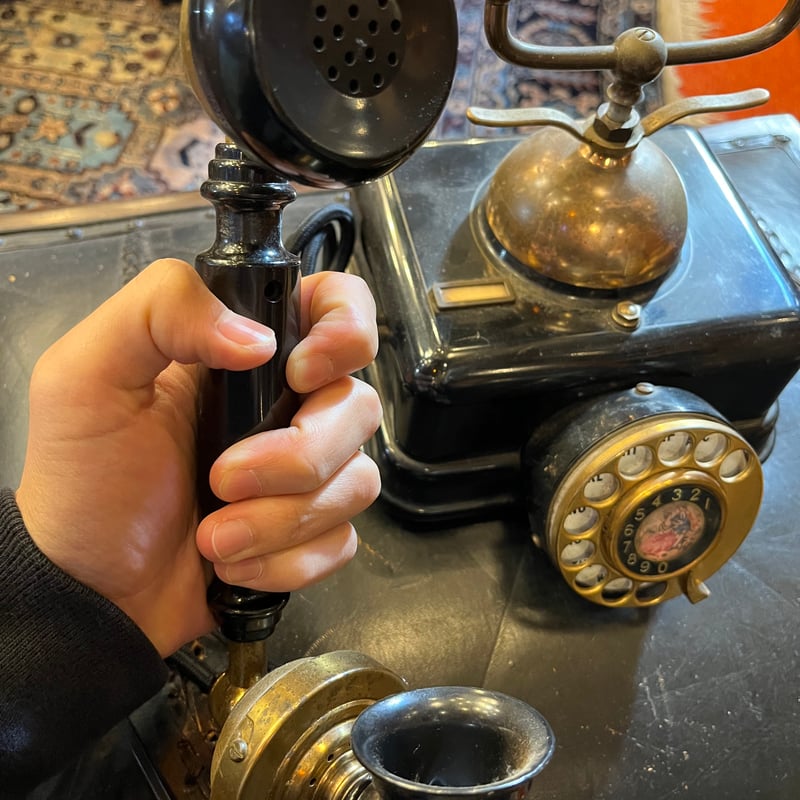 日本製 バブル時代のダイヤル式西洋モチーフ固定電話 | アンティーク