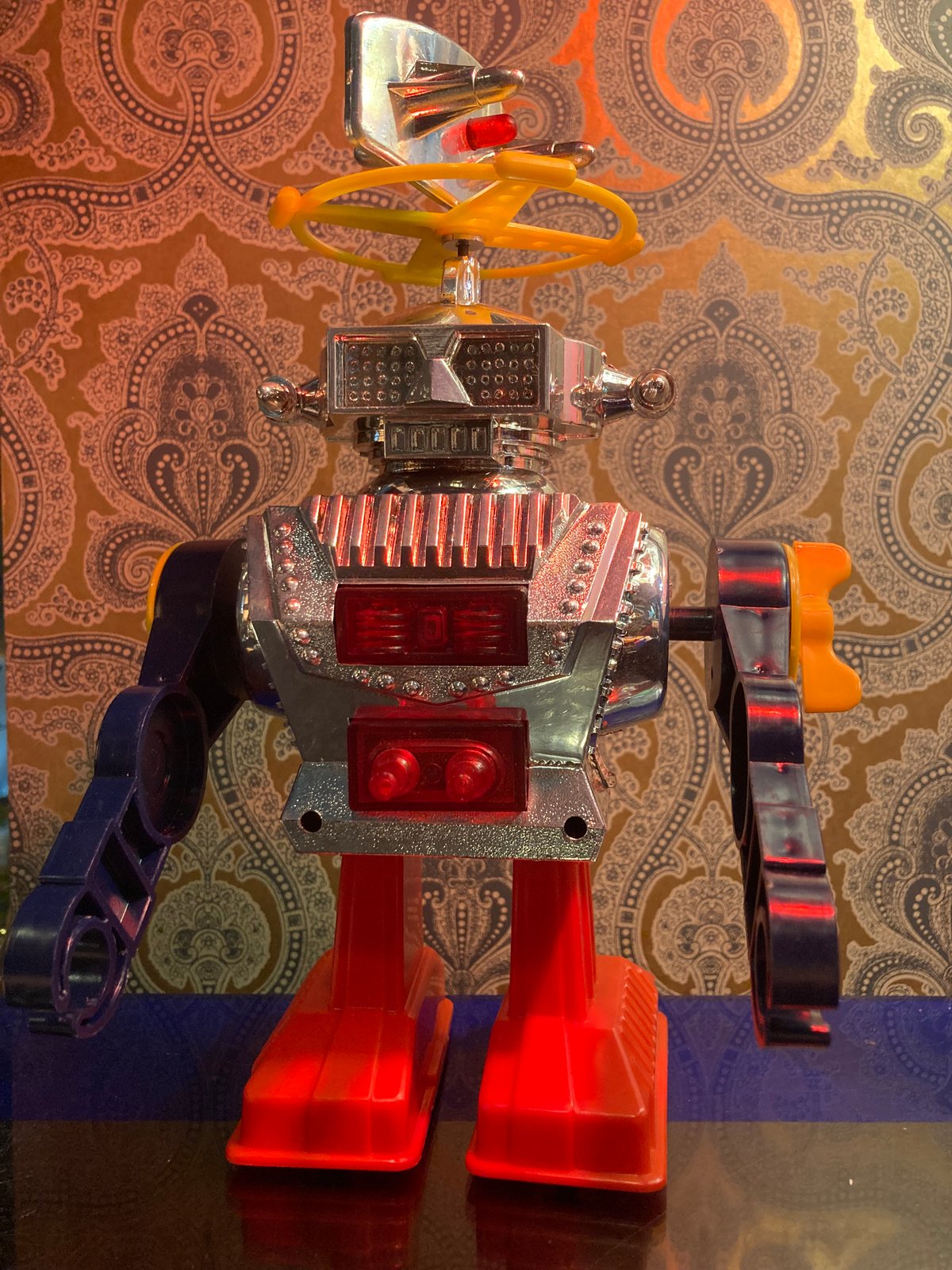 ゼンマイ大回転ロボット | アンティーク家具と喫茶キャバレーのネット