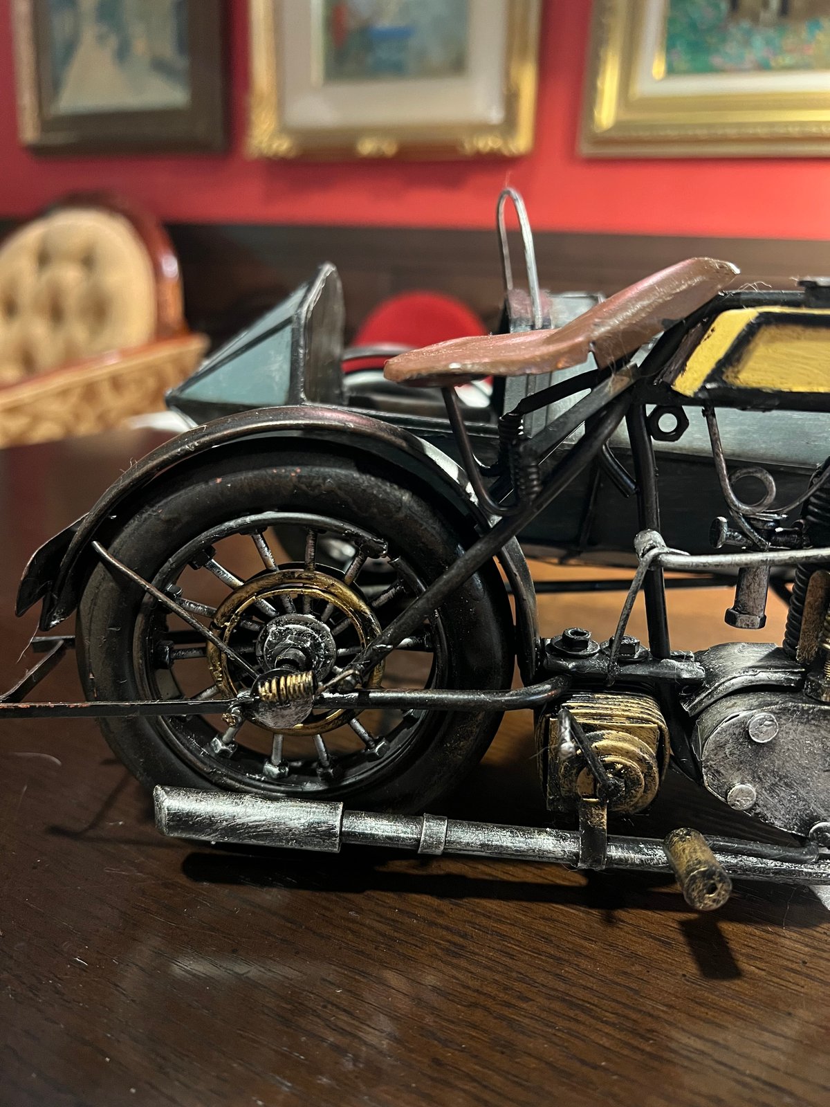 ブリキ製のサイドカー付きバイク | アンティーク家具と喫茶キャバレー