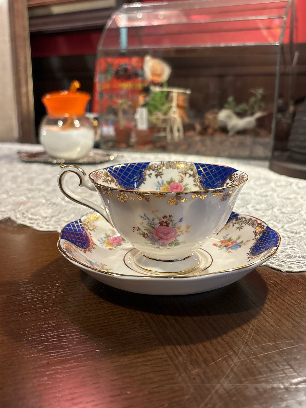 ロイヤルアルバート カップ×5&ソーサー×4 Amazon｜ロイヤルアルバート NEW1950-90 ティーカップ&ソーサ 5客