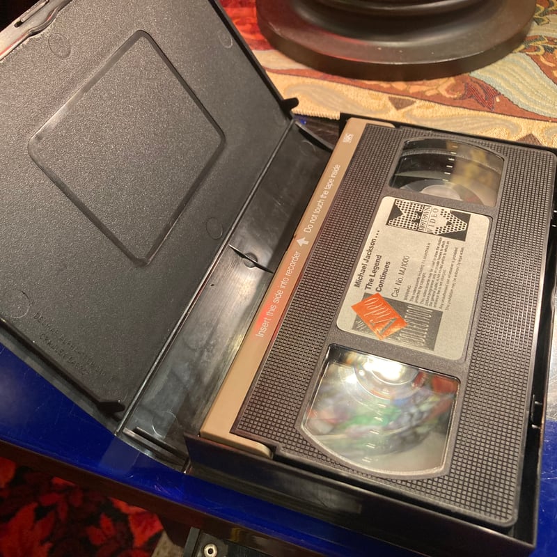 マイケルジャクソン終わりなき伝説VHS | アンティーク家具と喫茶