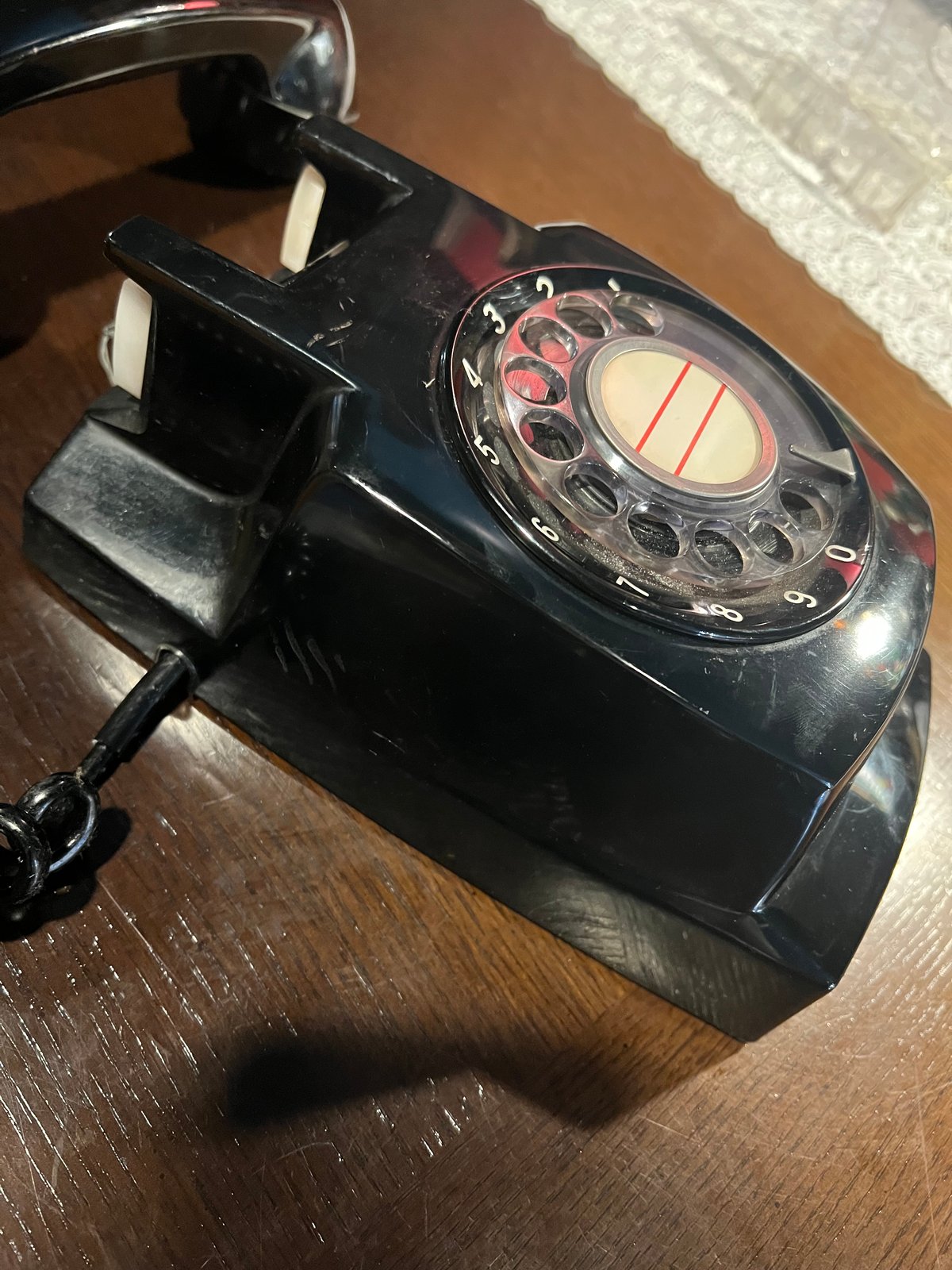 昭和レトロ】壁掛け式ダイヤル黒電話 | アンティーク家具と喫茶