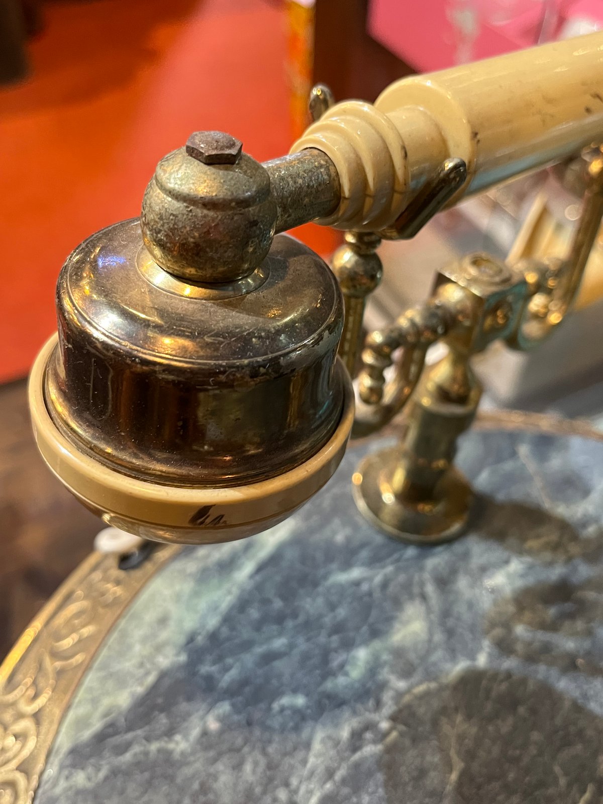 アンティーク 真鍮製の電話台 | アンティーク家具と喫茶キャバレーの