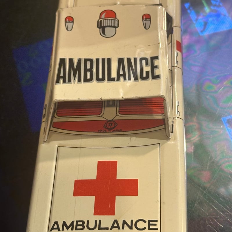 昭和レトロ ブリキ 救急車 | アンティーク家具と喫茶キャバレーの