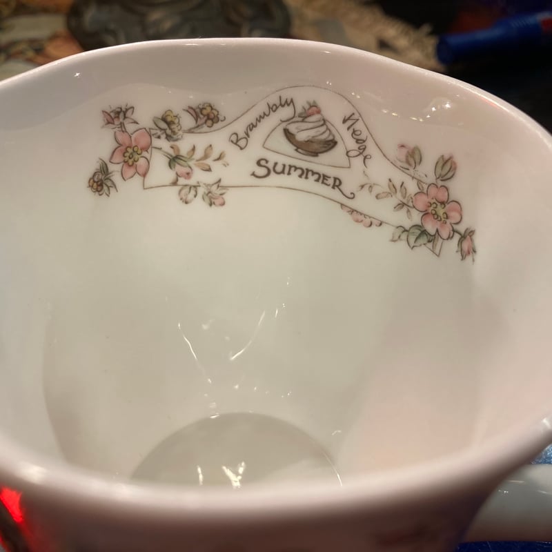 ロイヤルドルトン ブランブリーヘッジ マグカップ(SUMMER