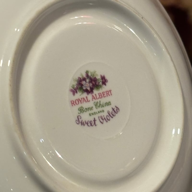 ROYAL ALBERT Sweet Violet ロイヤルアルバート カップ&ソーサー |