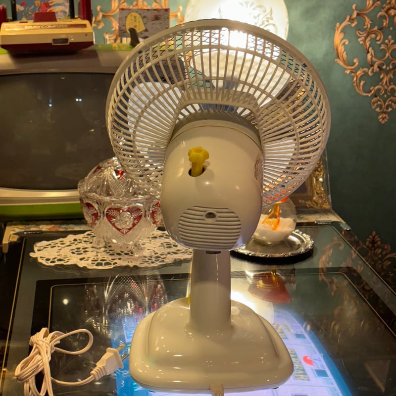 ディズニー かわいいミッキーの扇風機 ホワイト 風量2段切り替え 箱