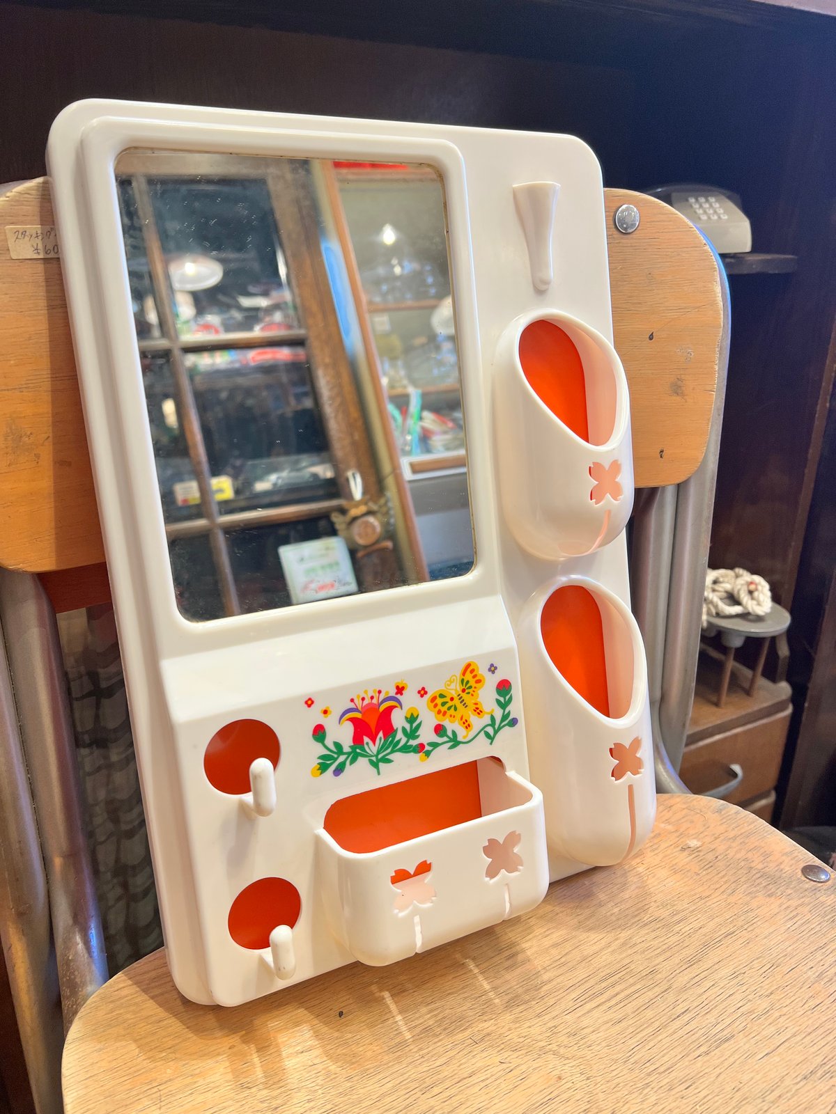 【希少】未使用美品！昭和レトロ当時物 花柄レトロ 化粧ラック ミラーキャビネット fit=scale-down,w=1200
