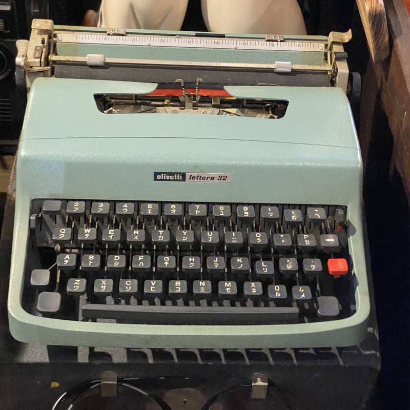 パソコン、ワープロ！いや、タイプライターでしょ！olivetti lettera