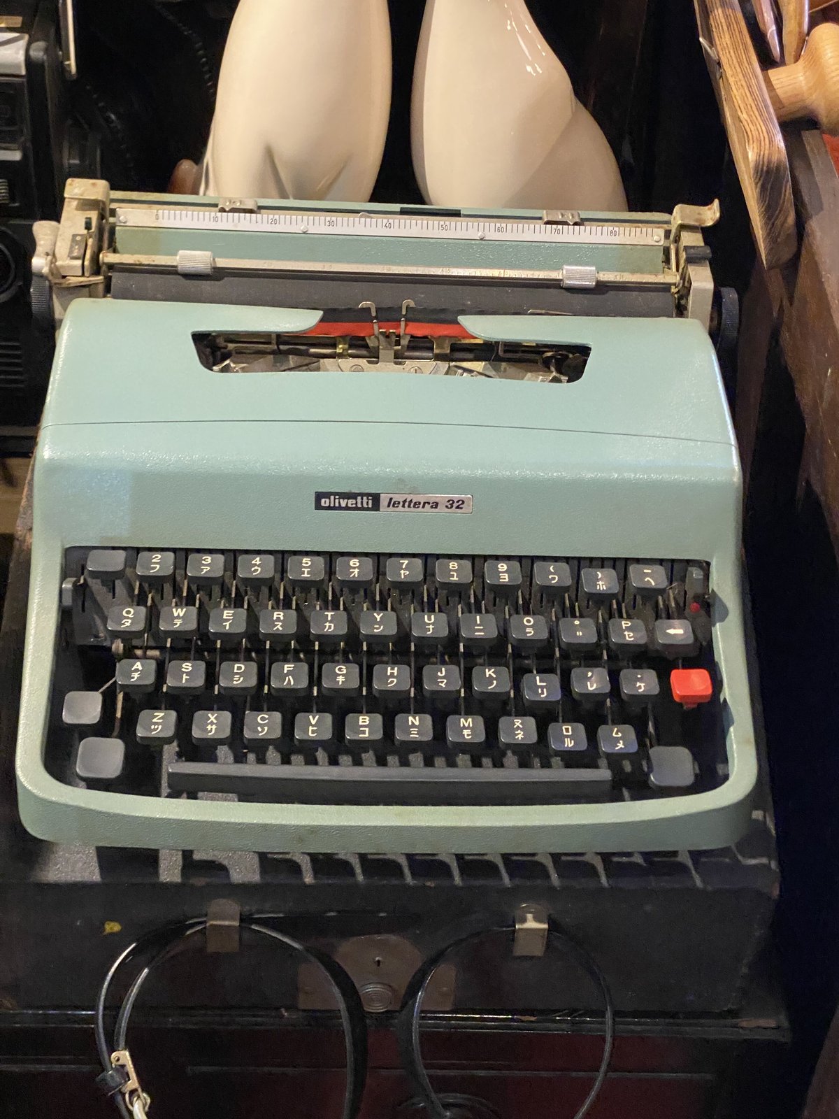 パソコン、ワープロ！いや、タイプライターでしょ！olivetti lettera