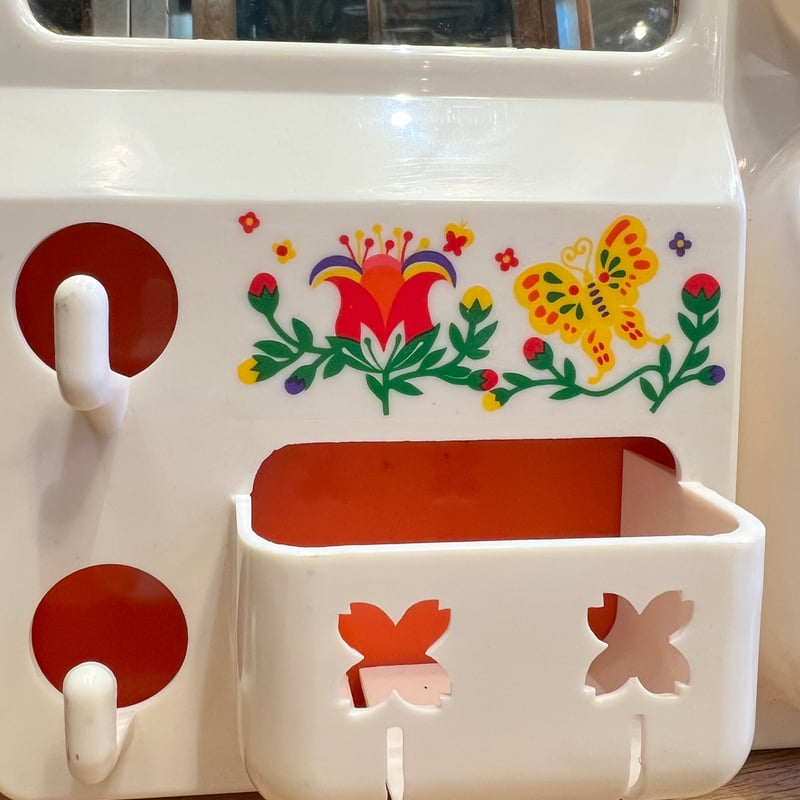 ✨昭和レトロポップ✨　❤️カレンダー付き洗面ミラー❤️ 昭和レトロ 壁掛け洗面ミラー | アンティーク家具と喫茶キャバレーの