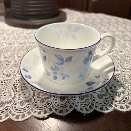 WEDGWOOD ストロベリーブルー　カップ&ソーサ　2客セット　箱付き